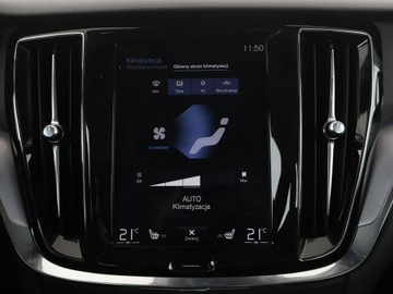 Volvo V60 I Kombi Facelifting 2.0 D4 DRIVE-E 190KM 2018 Volvo V60 2.0 D4 Automat Momentum Nawigacja, zdjęcie 23