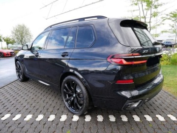 BMW X7 SUV Facelifting 3.0 40d 352KM 2026 xDrive40d Individual Edition 3.0 (352 KM)| Hak holowniczy, elektryczny, zdjęcie 2