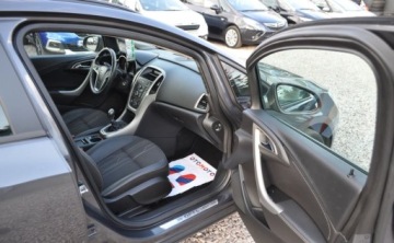 Opel Astra J Sports Tourer 1.4 Turbo ECOTEC 140KM 2012 Opel Astra 1.4 150 JAHRE Benzyna Tempomat Cz. parkowania Klimatyzacja 1.4, zdjęcie 13