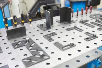 СВАРОЧНЫЙ СТОЛ 1000 Х 2000 СИСТЕМА 28 + ИНСТРУМЕНТЫ