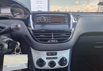 Peugeot 208 I Hatchback 5d Facelifting 1.2 PureTech 82KM 2018 Peugeot 208 Peugeot 208 1.2 Benz 82KM Active 1.2 Benzyna 82KM, zdjęcie 15