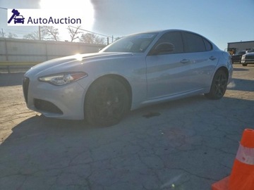 Alfa Romeo Giulia II Sedan Facelifting 2.0 Turbo 280KM 2021 Alfa Romeo Giulia 2021 ALFA ROMEO GIULIA SPORT 2.0 Benzyna 280KM