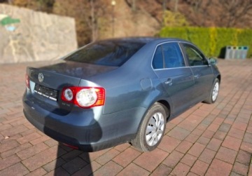 Volkswagen Jetta V 2.0 TDI-CR 140KM 2008 Volkswagen Jetta Zadbany 2.0 Diesel 140KM, zdjęcie 4