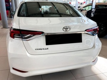 Toyota Corolla XII Sedan Facelifting 1.5 VVT-i 125KM 2024 Od ręki - Comfort 1.5 benzyna 125KM | Podgrzewane fotele!, zdjęcie 3
