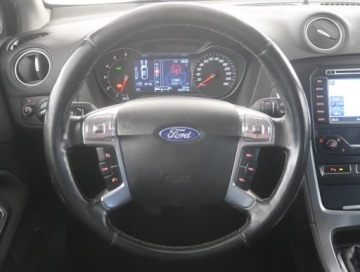 Ford Mondeo IV Kombi 2.0 Duratorq TDCi DPF 140KM 2013 Ford Mondeo 2.0 TDCi, Navi, Klima, Klimatronic, zdjęcie 14