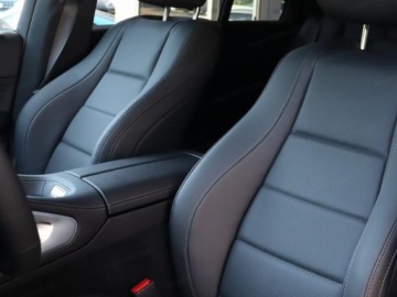 Mercedes GLE V167 SUV Facelifting 3.0 450d 367KM 2026 MERCEDES-BENZ GLE 450 d 4-Matic AMG Line 3.0 (367KM) 2026, zdjęcie 4