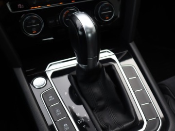 Volkswagen Passat B8 Limousine 2.0 TSI BlueMotion Technology 220KM 2017 VW Passat 2.0 TSI, Salon Polska, Serwis ASO, zdjęcie 18