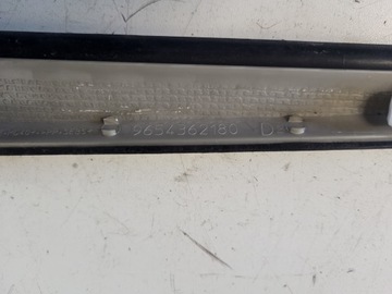 LISTWA SZYBY CZOŁOWEJ PRAWA PEUGEOT 407