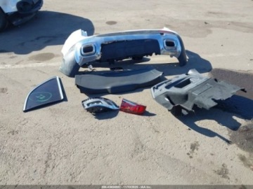 Mercedes GLB 2021 Mercedes-Benz GLB 2021 Mercedes-Benz GLB 250 SUV 2.0 Benzyna 221KM, zdjęcie 9