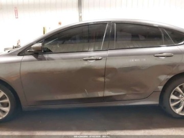 Chrysler 2015 Chrysler 200 S 2015 3.6l 3.6 Benzyna 295KM, zdjęcie 2
