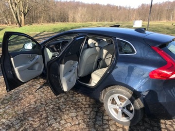 Volvo V40 II Hatchback 2.0 D4 DRIVE-E 190KM 2014 Volvo V40, szybkie, oszczędne i ładne