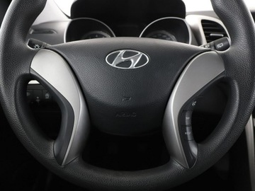 Hyundai i30 II Hatchback 5d 1.4 MPI 100KM 2015 Hyundai i30 niski przebieg grzane fotele PDC, zdjęcie 20