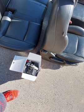 Кожаные многоместные сиденья Citroen C4 II B7, ремни VAN