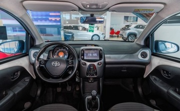 Toyota Aygo II Hatchback 3d Facelifting 1.0 VVT-i 72KM 2019 Toyota Aygo 1.0 VVT-i X-play Benzyna 72KM, zdjęcie 10