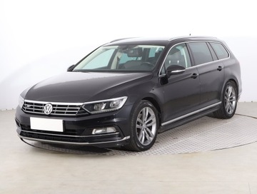 Volkswagen Passat B8 Variant 2.0 TDI BlueMotion SCR 150KM 2017 VW Passat 2.0 TDI, Automat, Skóra, Navi, Klima, zdjęcie 1