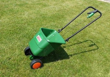 Easy Green Seeder на колесах Scotts 7 кг