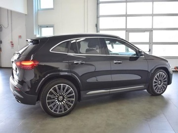 Mercedes GLA II Off-roader Facelifting 2.0 220 190KM 2025 MERCEDES-BENZ GLA 220 4-Matic AMG Line 2.0 (190KM) 2025, zdjęcie 3