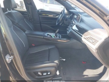 BMW Seria 7 G11-G12 2021 BMW Seria 7 M760i xDrive 2021 6.6 Benzyna 600KM, zdjęcie 4