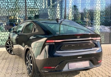 Toyota Prius V (XW60) 2.0  Hybrid Dynamic Force Plug-in 223KM 2023 Toyota Prius Prius Rej. 2024 Prestige FV23 Salon PL Serwis ASO 1 wl., zdjęcie 7