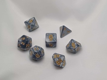 Смесь из 5 случайных наборов кубиков для ролевых игр! Более 40 различных узоров и цветов!