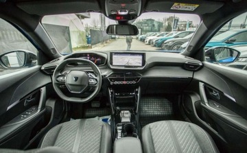 Peugeot 2008 II SUV Facelifting 1.2 PureTech 130KM 2024 Peugeot 2008 PureTech 130 Allure SS EAT8 SalonPL Niski Przebieg Od Reki Za, zdjęcie 21