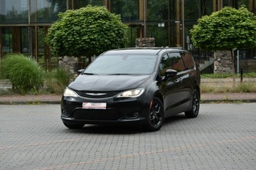 Chrysler Pacifica II 3.6 V6 291KM 2019 Chrysler Pacifica 3.6 V6 291KM 2019r. Touring, zdjęcie 1