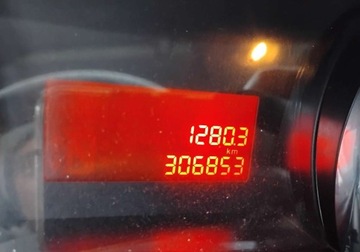 Peugeot 5008 I Minivan 2.0 HDi FAP 150KM 2013 Peugeot 5008 2013r, 2.0 HDI. Uszkodzony przod. 2.0 Diesel 150KM, zdjęcie 12