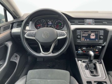 Volkswagen Passat B8 Variant Facelifting 1.5 TSI EVO 150KM 2022 Volkswagen Passat 1.5 TSI 150KM DSG FV23 AppConnect ACC 1.5 Benzyna, zdjęcie 15