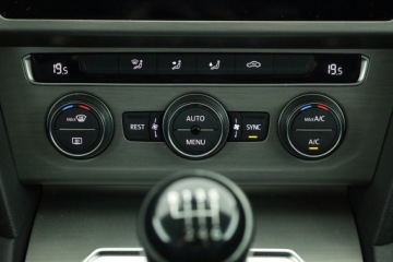 Volkswagen Passat B8 Variant 1.4 TSI BlueMotion Technology ACT 150KM 2017 VW Passat 1.4 TSI, Salon Polska, Navi, Klima, zdjęcie 13