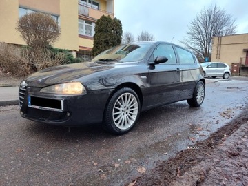 Alfa Romeo 147 Hatchback 1.6 i 16V T.Spark 120KM 2006 Alfa Romeo 147 Alfa Romeo 147 1,6 benzyna Zamiana 1.6 Benzyna 120KM, zdjęcie 12