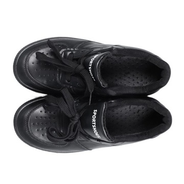 Стильная женская спортивная обувь на толстой подошве.