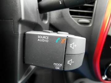 Renault Captur I Crossover 1.2 ENERGY TCe 118KM 2016 Renault Captur Salon Polska Kamera Nawigacja Skora 1.2 Benzyna 118KM, zdjęcie 35