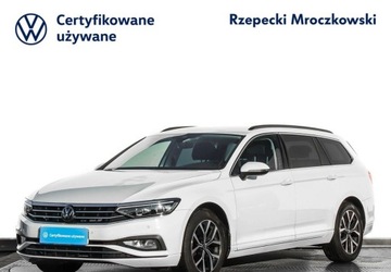 Volkswagen Passat B8 Variant Facelifting 2.0 TDI SCR 150KM 2023 Volkswagen Passat 2.0 TDI 150KM DSG Business Fotele Podgrzewane LED MATRIX