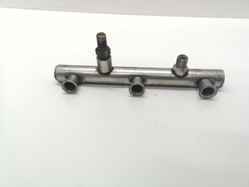 2006 Audi A6 S6 C6 4F Rozdzielacz paliwa 06E130090