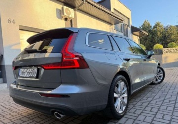 Volvo V60 II  Kombi 2.0 D3 150KM 2019 Volvo V60 Volvo V60 D3 Geartronic Momentum Pro 2.0 Diesel 150KM, zdjęcie 2