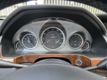 Mercedes Klasa E W212 Kombi 350 4MATIC 272KM 2011 MERCEDES E 350 4MATIC, V6 3.5l 272KM Przebieg: 194,588km Dokumentacja, zdjęcie 18