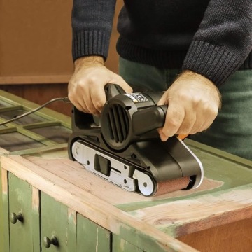 ЛЕНТОЧНО-ШЛИФОВАЛЬНАЯ МАШИНА WORX 950W 76x533 мм WX661.1