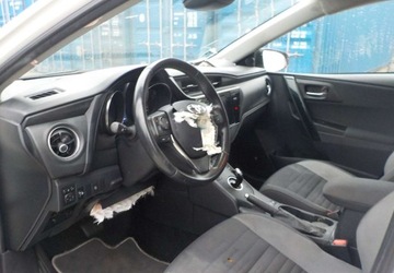 Toyota Auris II 2018 Toyota Auris Okazja 1.8 Hybryda 100KM, zdjęcie 21