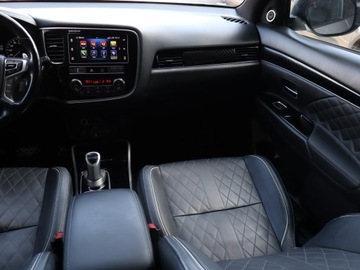 Mitsubishi Outlander III 2019 Mitsubishi Outlander 2.4 PHEV, Serwis ASO, 4X4, zdjęcie 7