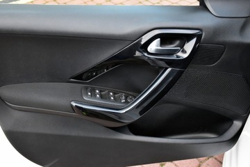 Peugeot 208 I Hatchback 5d Facelifting 1.2 PureTech 82KM 2018 Peugeot 208 I TECH EDITION 1.2MPI 83KM *BOGATA* Piękna Wersja! Jedyna TAKA!, zdjęcie 19
