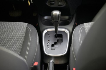 Toyota Yaris III 2015 Toyota Yaris Hybrid 1.5 VVT-i KAMERA zarejestrowany w Polsce, zdjęcie 30