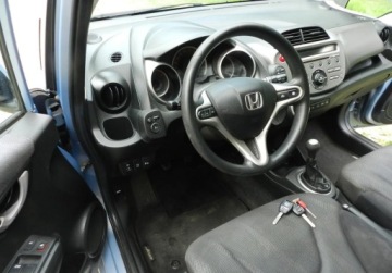 Honda Jazz III 1.4 i-VTEC 100KM 2009 Honda Jazz KLIMATRONIK 1,4 sliczna sprawna CZUJNIKI PARKOWANIA bez rdzy, zdjęcie 20
