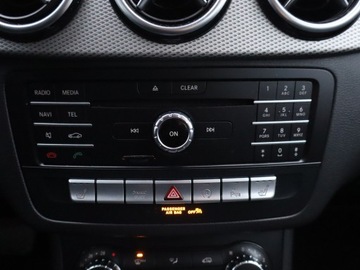 Mercedes Klasa B W246 Sports Tourer Facelifting 1.6 180 122KM 2017 Mercedes B B 180, Automat, Skóra, Navi, Klima, zdjęcie 11