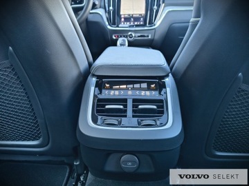Volvo S60 III Sedan Facelifting 2.0 B5 250KM 2023 Volvo S60 S60 B5B Ultimate AWD, 250 KM, Kamera 360, zdjęcie 24