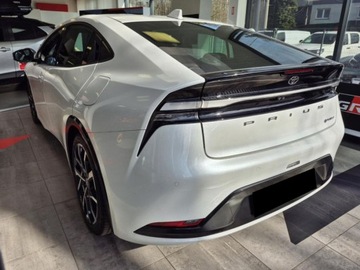 Toyota Prius V (XW60) 2.0  Hybrid Dynamic Force Plug-in 223KM 2025 Od ręki - Prestige 2.0 Hybrid Plug-in 223KM | Podgrzewane fotele!, zdjęcie 2