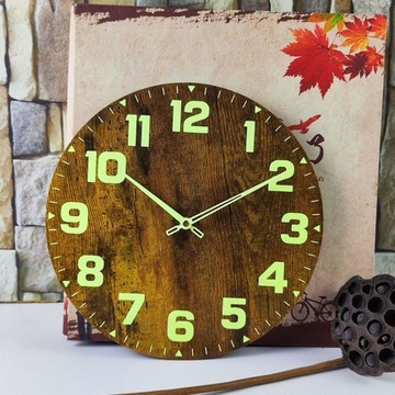 ДЕРЕВЯННЫЕ НАСТЕННЫЕ ЧАСЫ ДЛЯ СПАЛЬНИ С СВЕТЯЩИМСЯ ОГОНЕМ