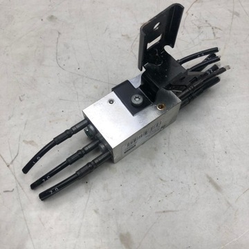 ROZDZIELACZ POMPY HYDRAULIKI DACHU C70 II