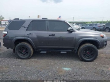 Toyota 2018 Toyota 4-Runner Trd Off Road Premium 2018 4.0l 4.0 Benzyna 270KM, zdjęcie 6