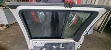 DVEŘE PRAVÉ PRAVÝ ZADNÍ NISSAN PATHFINDER III R51