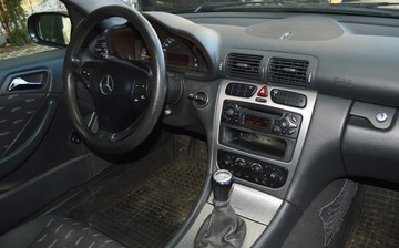 Mercedes 2002 MERCEDES-BENZ KLASA C coupe C 180 129 KM, zdjęcie 31